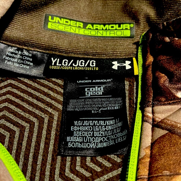 Under Armor Camouflage Pullover - Picture 3 of 3